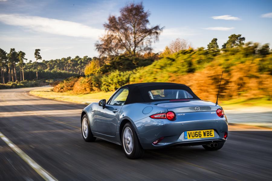  Mazda MX-5 Arctic 2017 года  (UK) (фото 18 из 53)